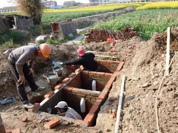 化糞池鋼模具 三格化糞池實(shí)景圖.jpg